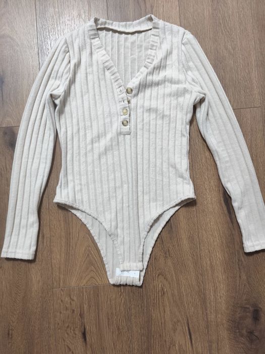 Базовий боді бежевого кольору