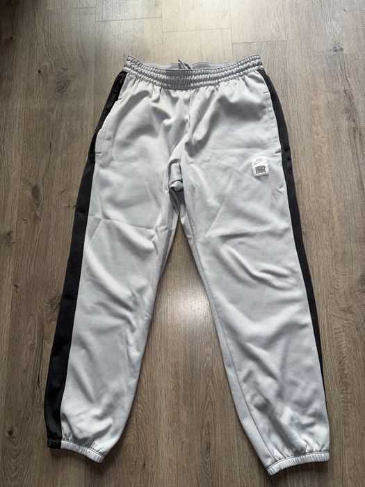 Штани Nike з колабою Air Force