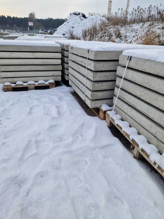 Betonowe płyty drogowe 1x1 m – trwałe i solidne | transport | producent