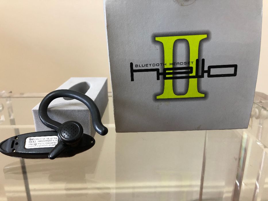 Bluetooth Hands-Free Headset for Mobile Phone64550153674369122