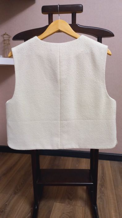 Женская жилетка размер L  новая H&M