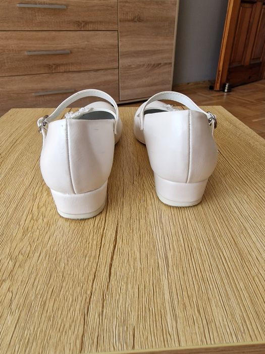 Baleriny  białe,  buty komunijne