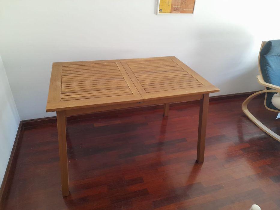 Mesa de jantar extensível em perfeitas condições