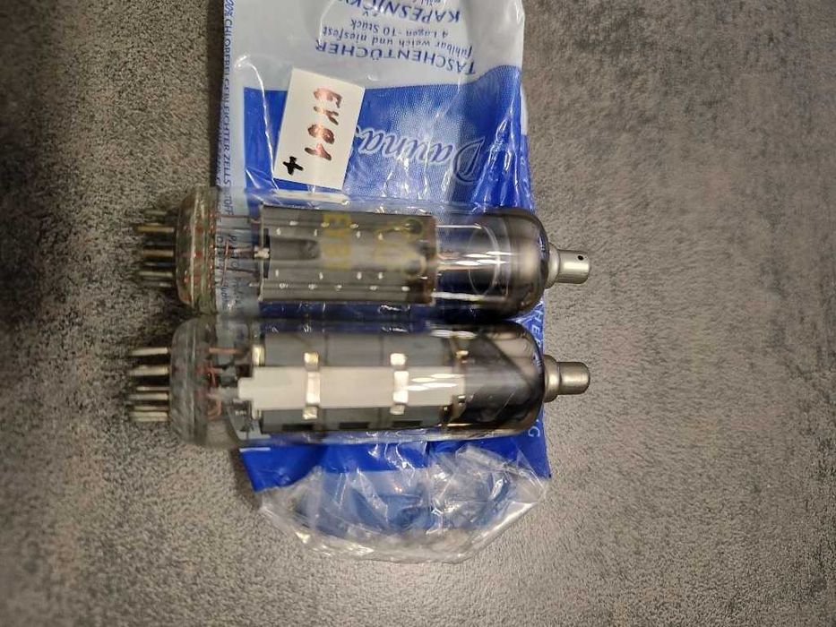 Lampy EL83 TESLA