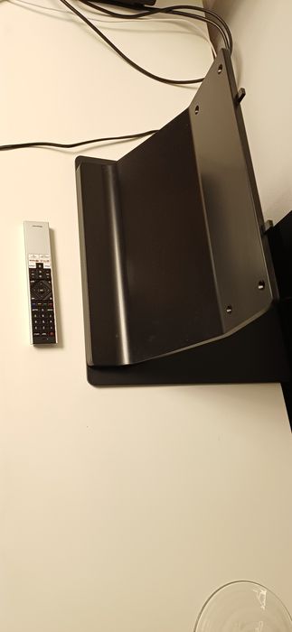 Stojak i pilot do telewizora