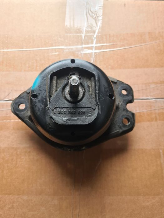 Подушка двигуна рено лагуна 2 2.2D