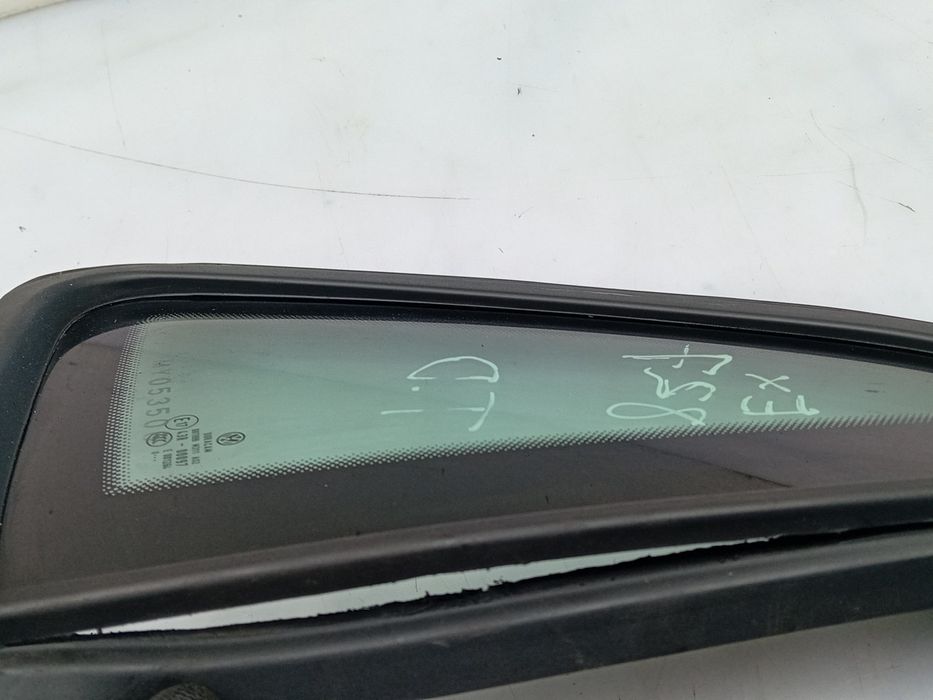 Vidro do painel trás direito VOLKSWAGEN Polo (AW1)