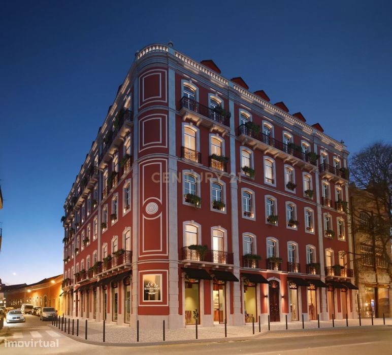 Elegante T2 com varanda e interiores luminosos.