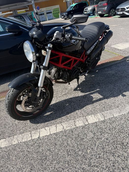 Ducati Monster 695