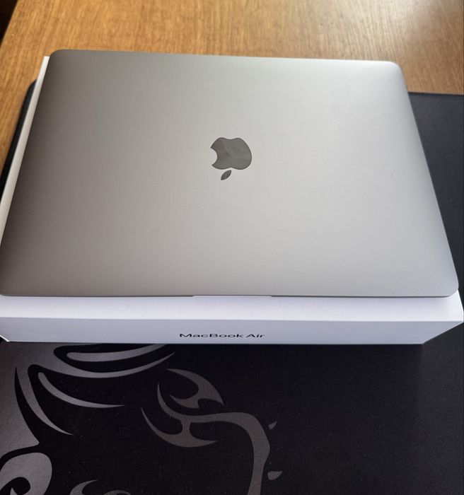Macbook air 2020 m1 8/256