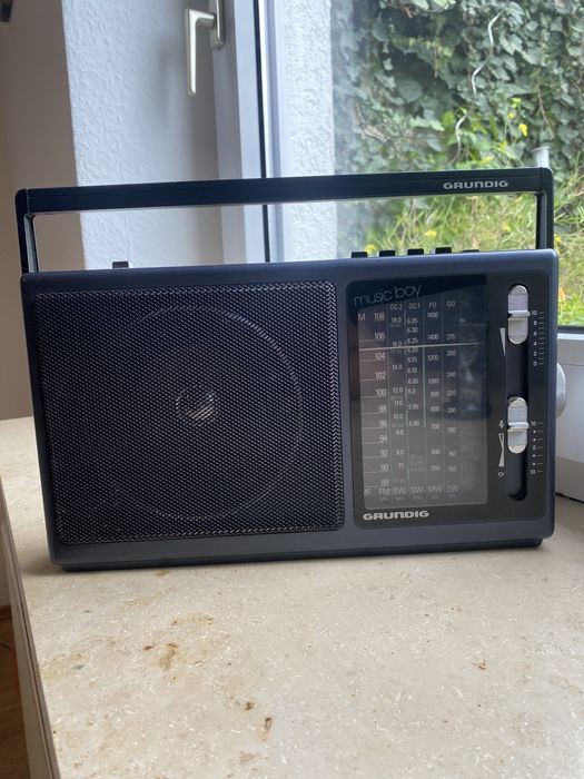 Радіоприймач Grundig