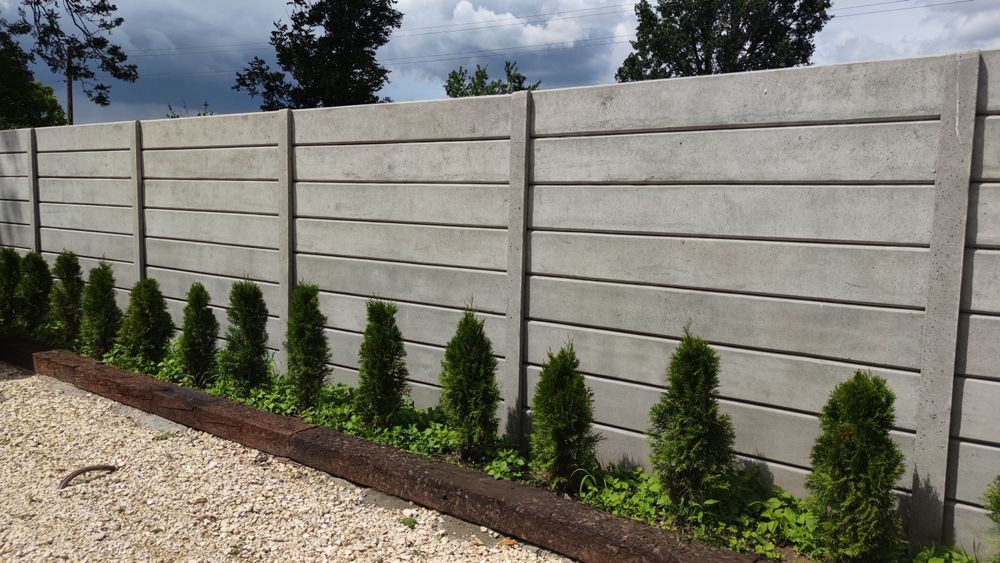 Ogrodzenia, garaże, wiaty, budynki z płyt betonowych