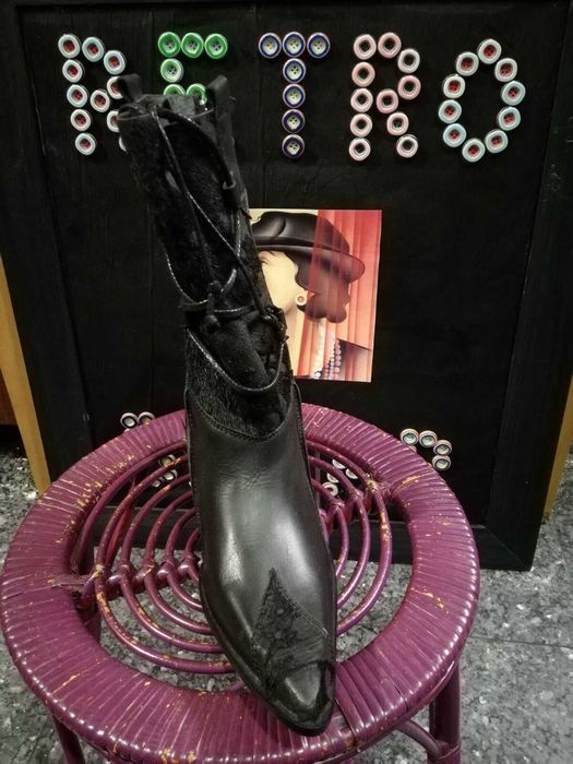 Botas Novas marca Salieri em Pele côr Preta tamanhos 36 e 37