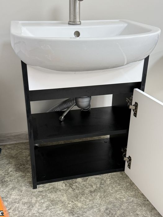 Раковина з тумбочкою