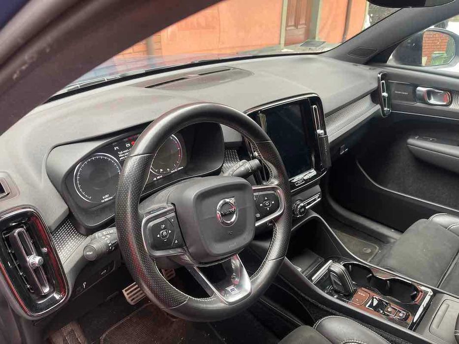 VOLVO XC40 D4 - RDesgn