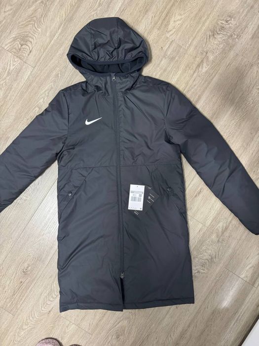 куртка  Nike  xs