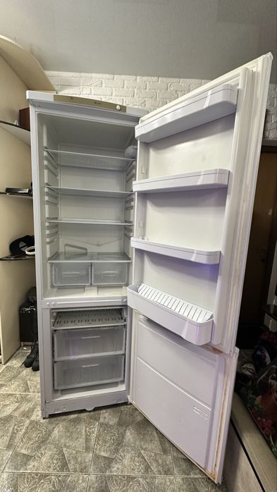 Холодильник INDESIT