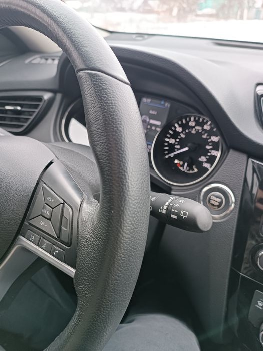 Автомобіль Nissan Rogue