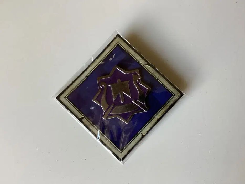 GWENT Przypinka Wiedźmin Gwint Witcher Pin FIOLETOWA - SKELLIGE p-10*