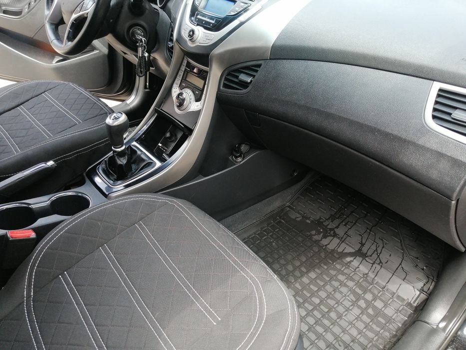 Hundai Elantra 2012