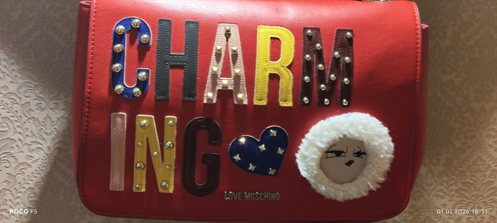 Сумка Love Moschino KJ0000 з декором Charming червона
