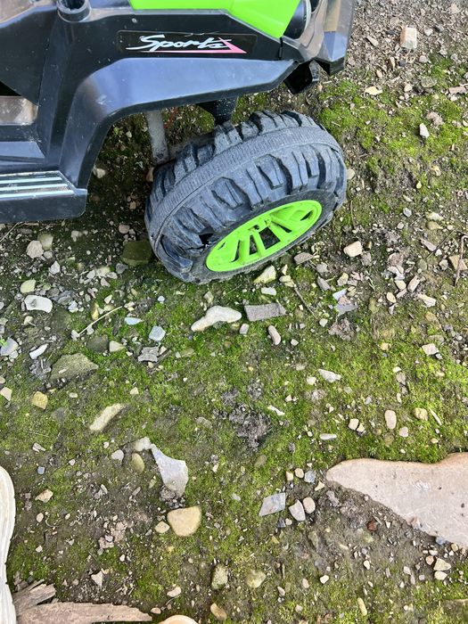 Машинка на акумуляторі Багі