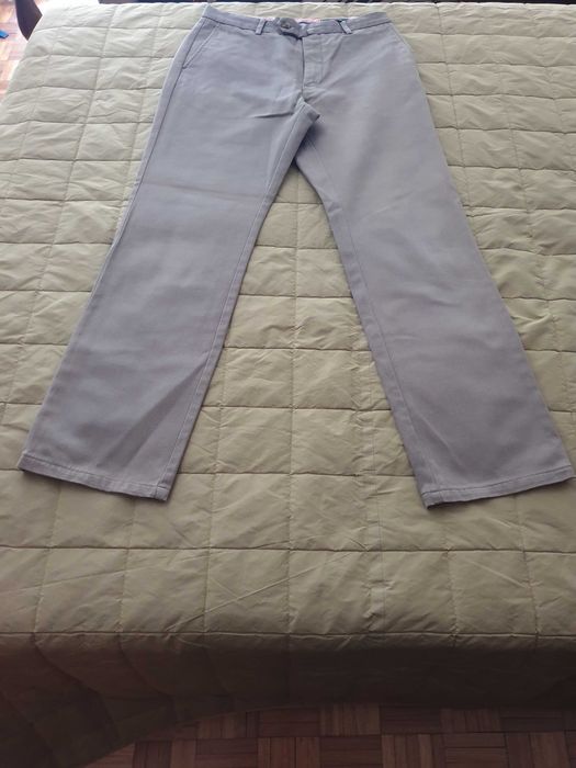 Calça chino da marca Sacoor