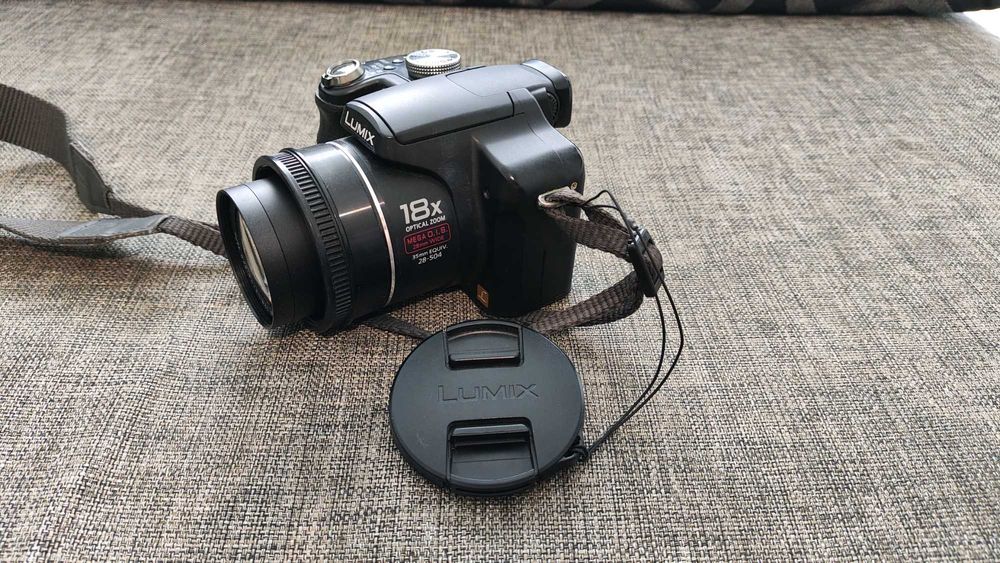 Цифровий фотоапарат Panasonic Lumix FZ18