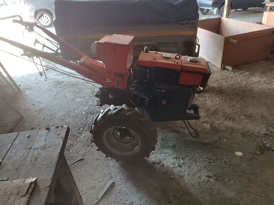 Продам мотоблок Заря 10 к.с