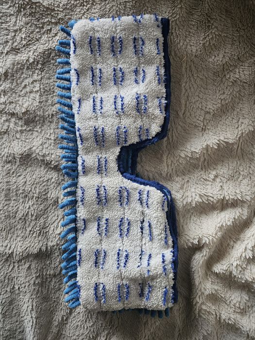 Ścierką do podłogi,