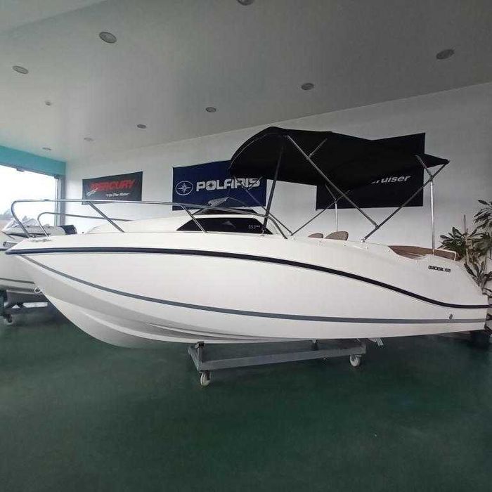 Quicksilver Activ 555 Cabinado c. Mercury 115hp CT ELPT EFI NOVO