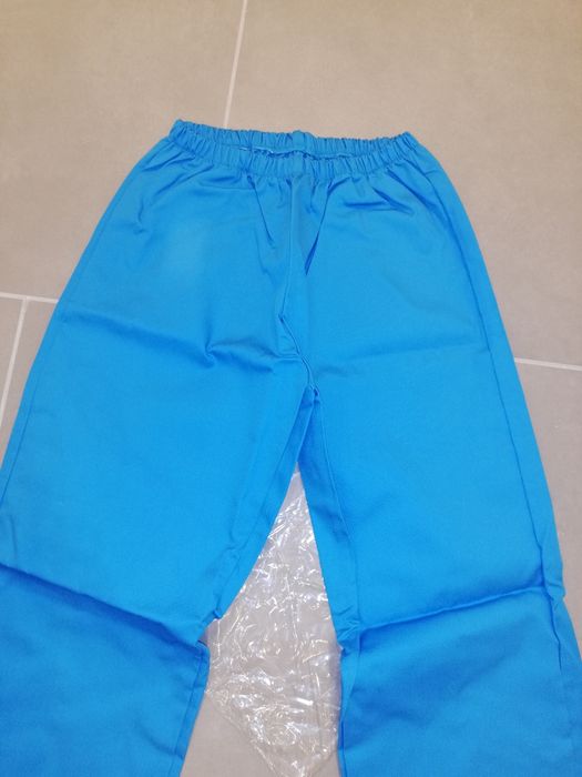 Calça de enfermagem/hotelaria T-M - nova