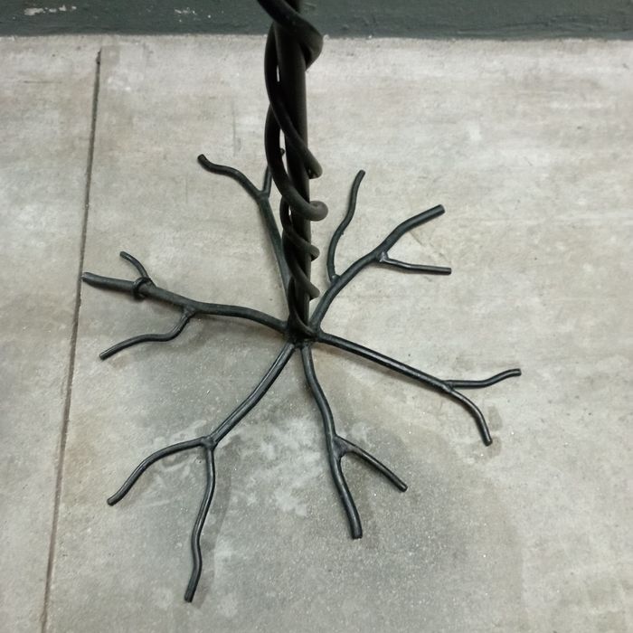 Candelabro de ferro forjado