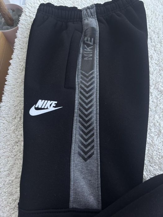 Теплий спортивний костюм на флісі Найк теплый спортивный костюм Nike