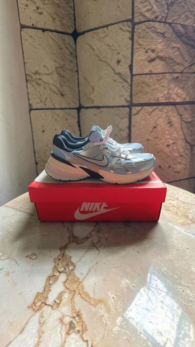 nowe oryginalne buty Nike V2K Run