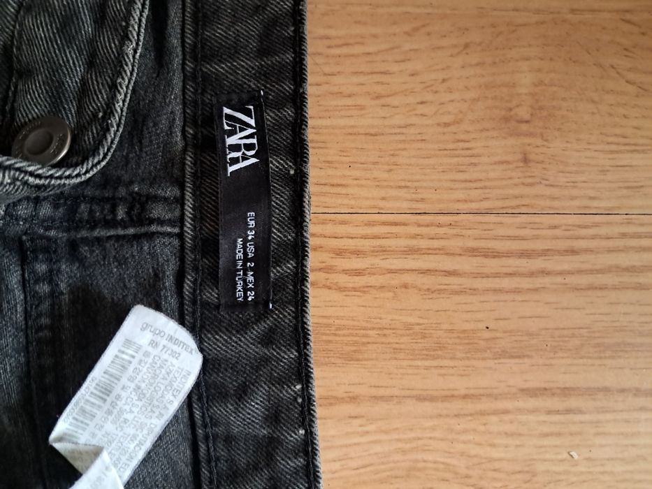 Джинси  Мом  Zara 34 розмір .