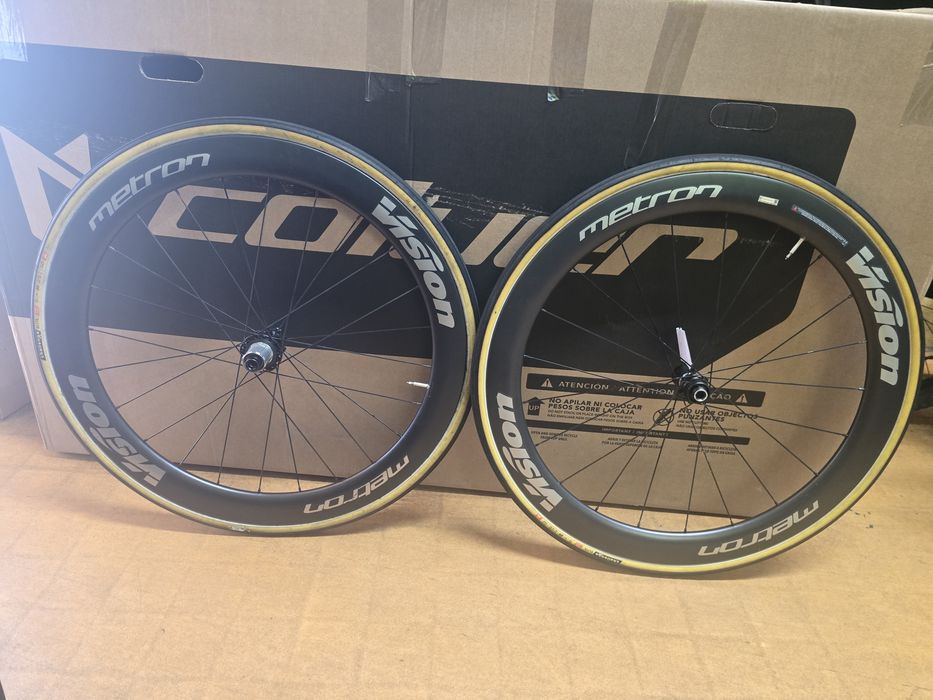 Par de rodas de carbono vision metron de disco