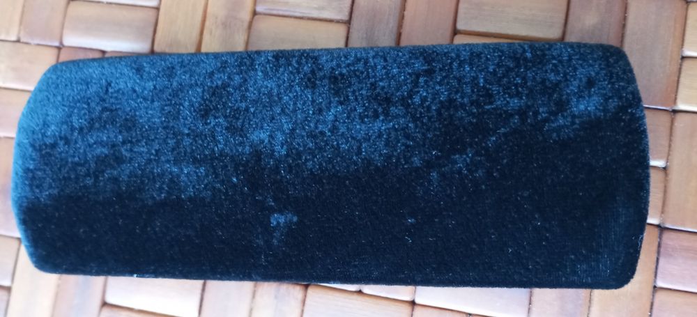 Aksamitne etui do okularów