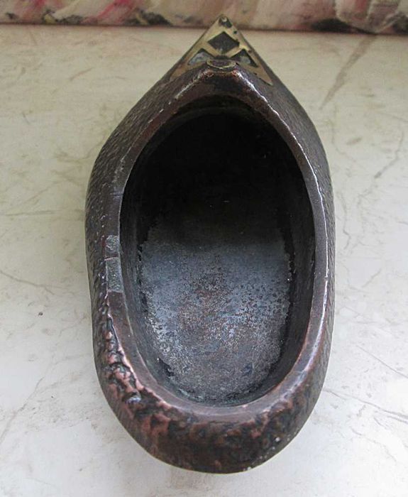 Пепельница  из ссср.Башмак Аладдина.Литье. Шпитар.