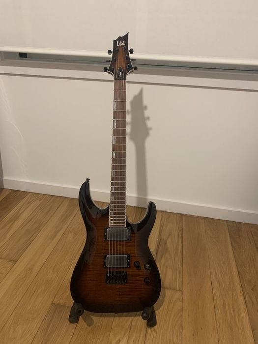 Guitarra LTD H200 FM com EMG 81/85