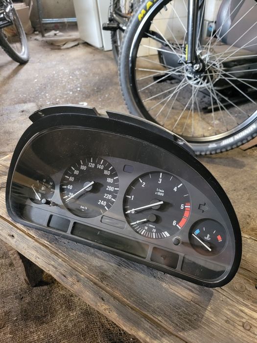 Приборна панель дизельна  BMW E38 E39 E53  до рестайл