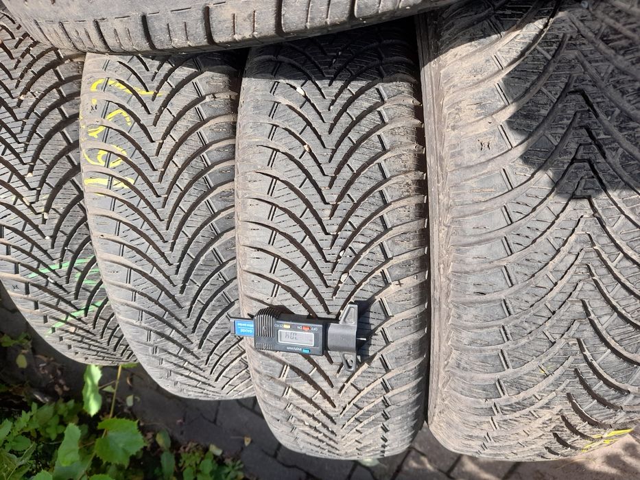 Opony wielosezon 175/65R14  kumho komplet  2022r