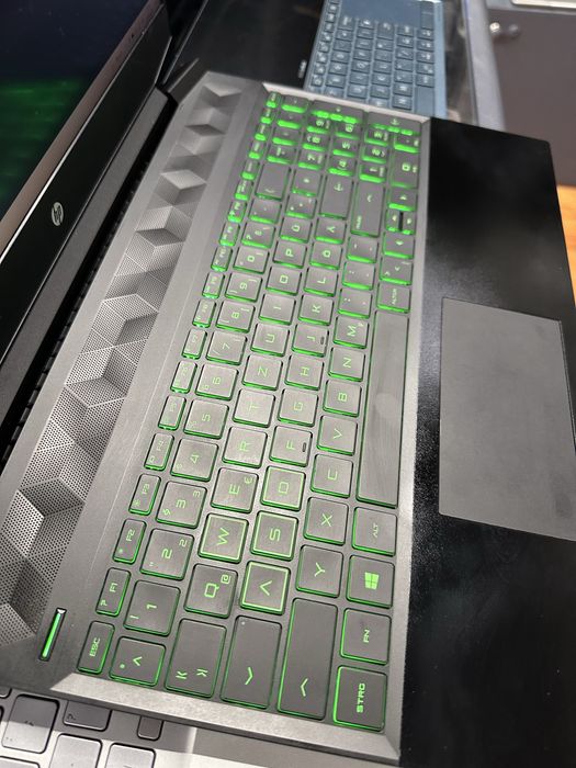 Игровой ноутбук hp Razen 5 Gtx 1050