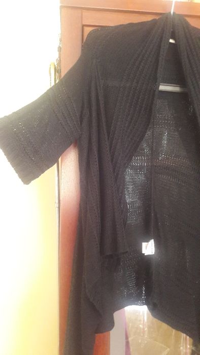 Narzutka czarna asymetryczna ażurowa L sweter kardigan