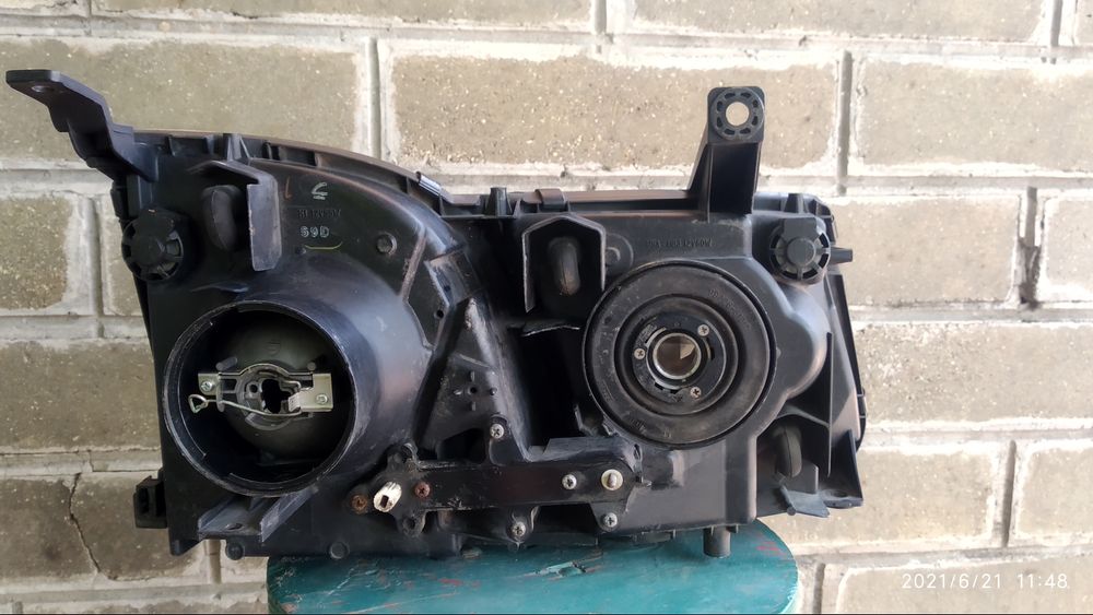 фары и противотуманки Lexus LX 470, оригинал