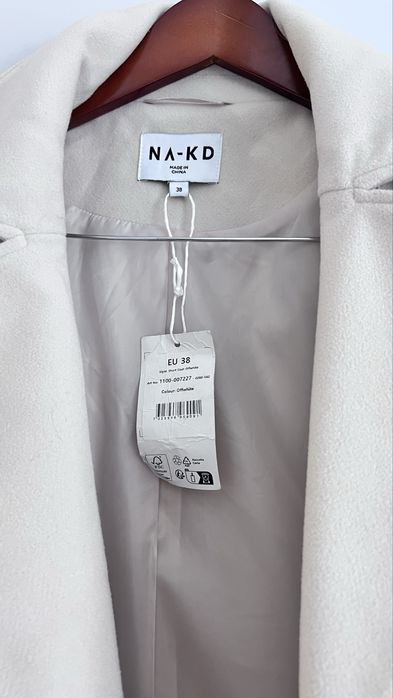 Пальто нове стильне Na-KD