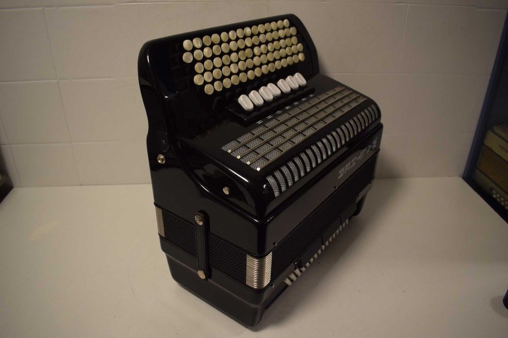 Walter Accordion, 3 Voices, No. 23964740296894211121