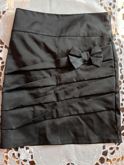 Sprzedam czarną spódniczkę