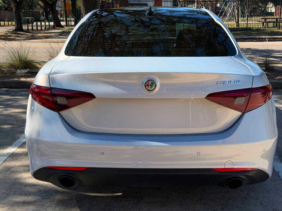 Alfa Romeo Giulia Ti      2022