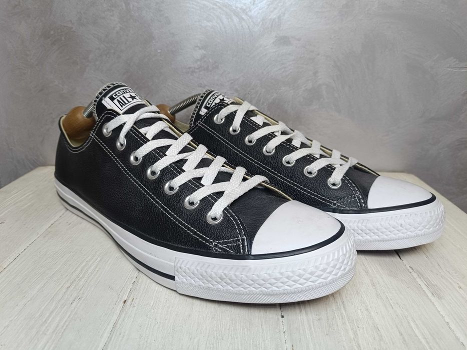 - Converse Chuck Taylor All Star Ox Leather